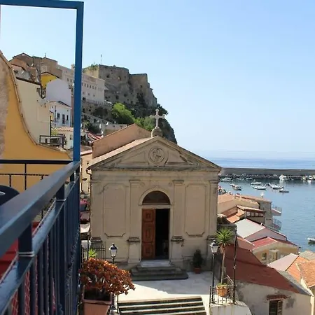 Panoramic Scilla